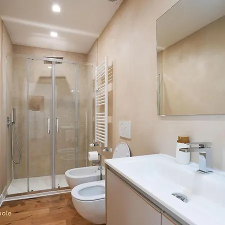 Apartment Daverio Business House Milan